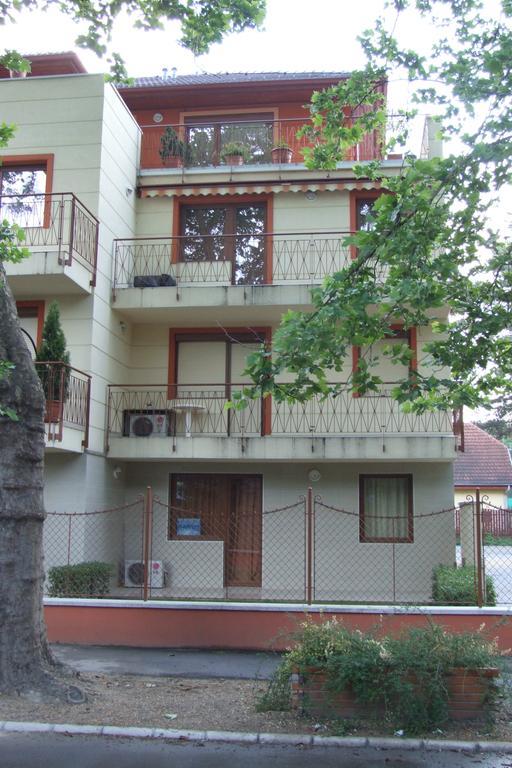 Villa Palazzo Apartments Siófok Exterior foto